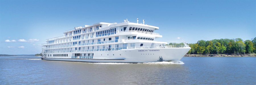 American riverboat on the Tennessee River